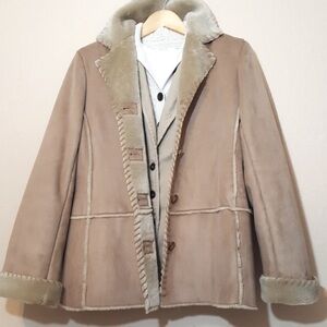 🌱 Vintage Jones New York So Faux Fur Coat